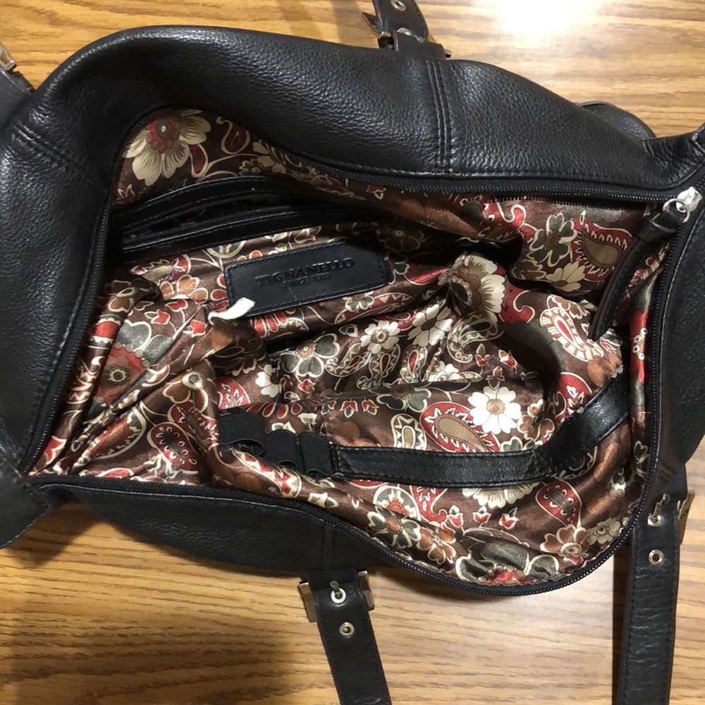 Real Leather Black zip tote purse - Picture 4 of 5